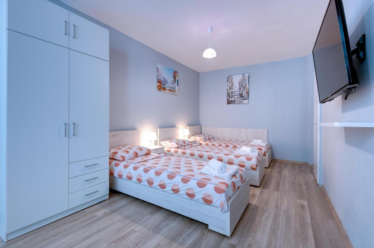 Daisy - 3 Room And Kitchen Apartment In Lazur Бургас Екстериор снимка