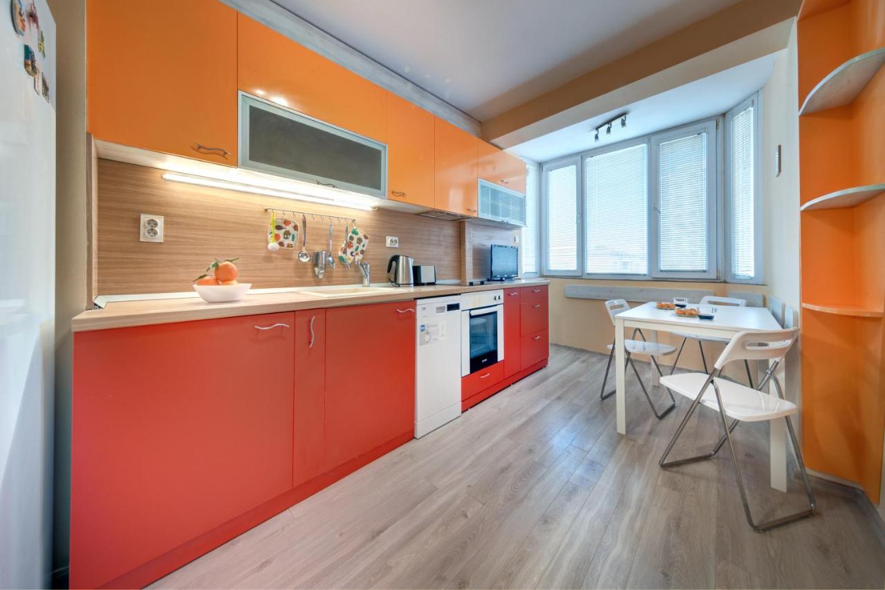 Daisy - 3 Room And Kitchen Apartment In Lazur Бургас Екстериор снимка